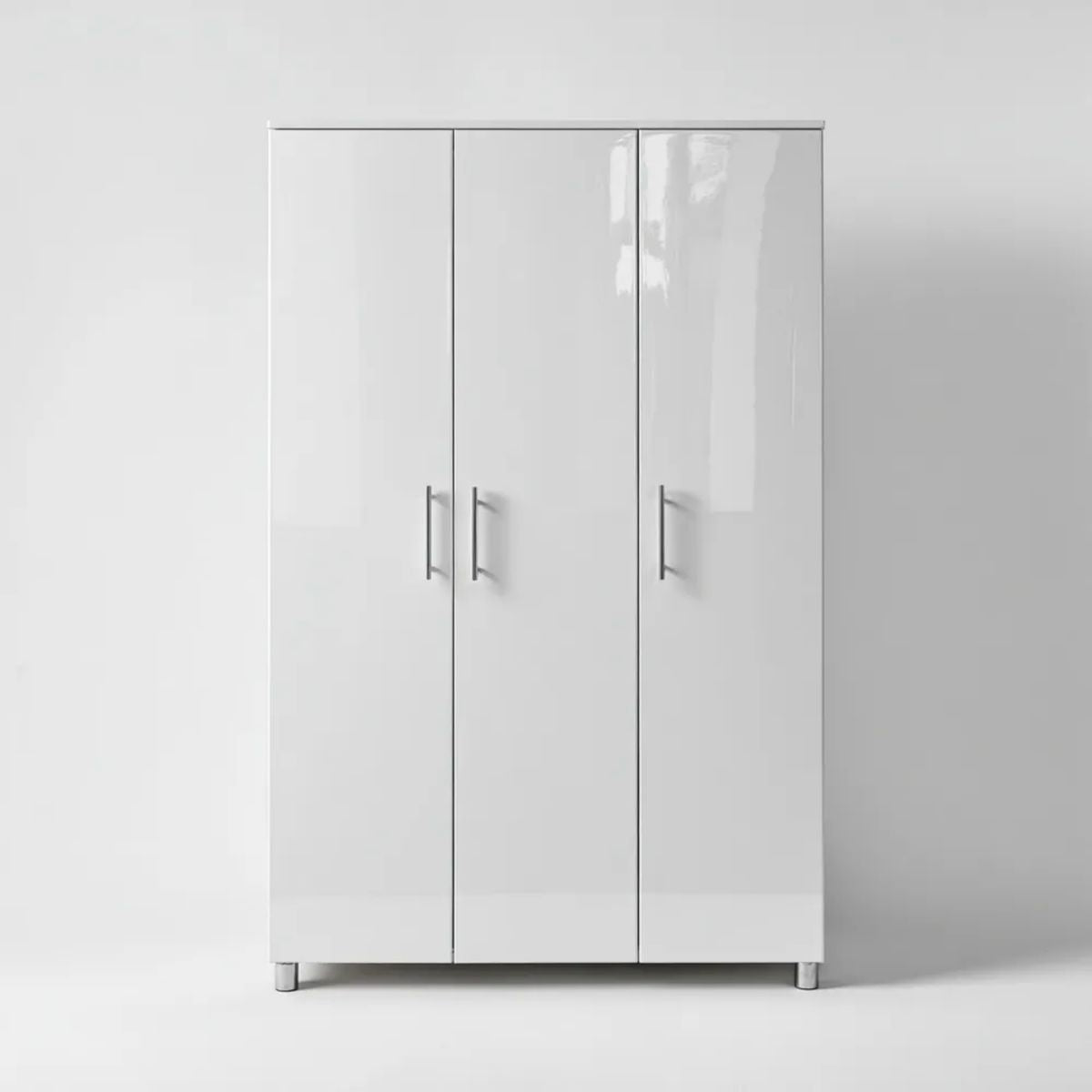Biała trzydrzwiowa szafa z płyty wiórowej laminowanej 120 x 52 x 180 cm